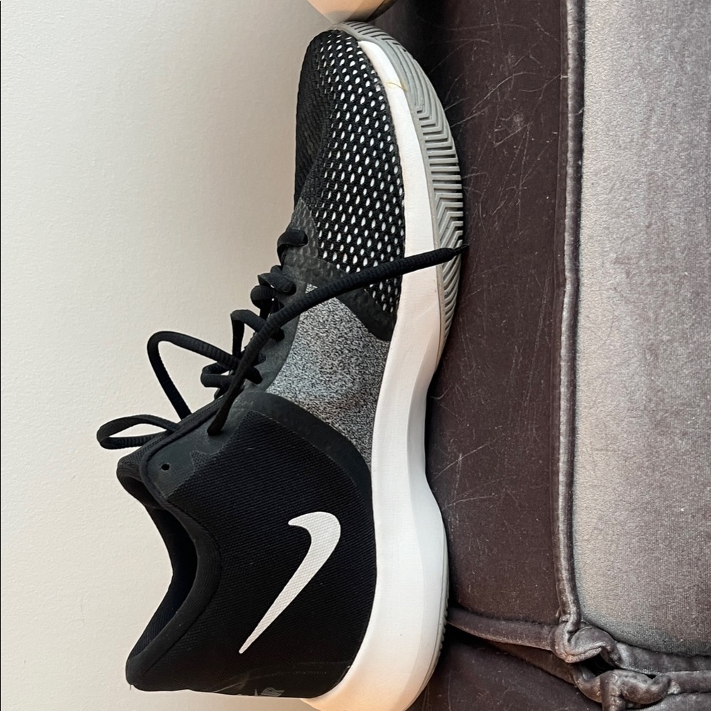Nike Black and Gray Sneakers never worn  air precision 2